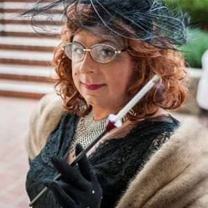 Meet your Posher, Loleeta